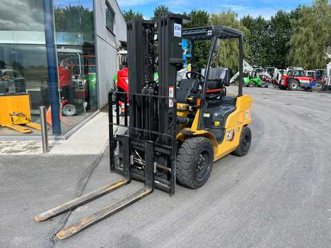 Koop een tweedehands CAT DP30N3 - Heftruck - Image #2