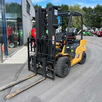 Koop een tweedehands CAT DP30N3 - Heftruck - Image #2